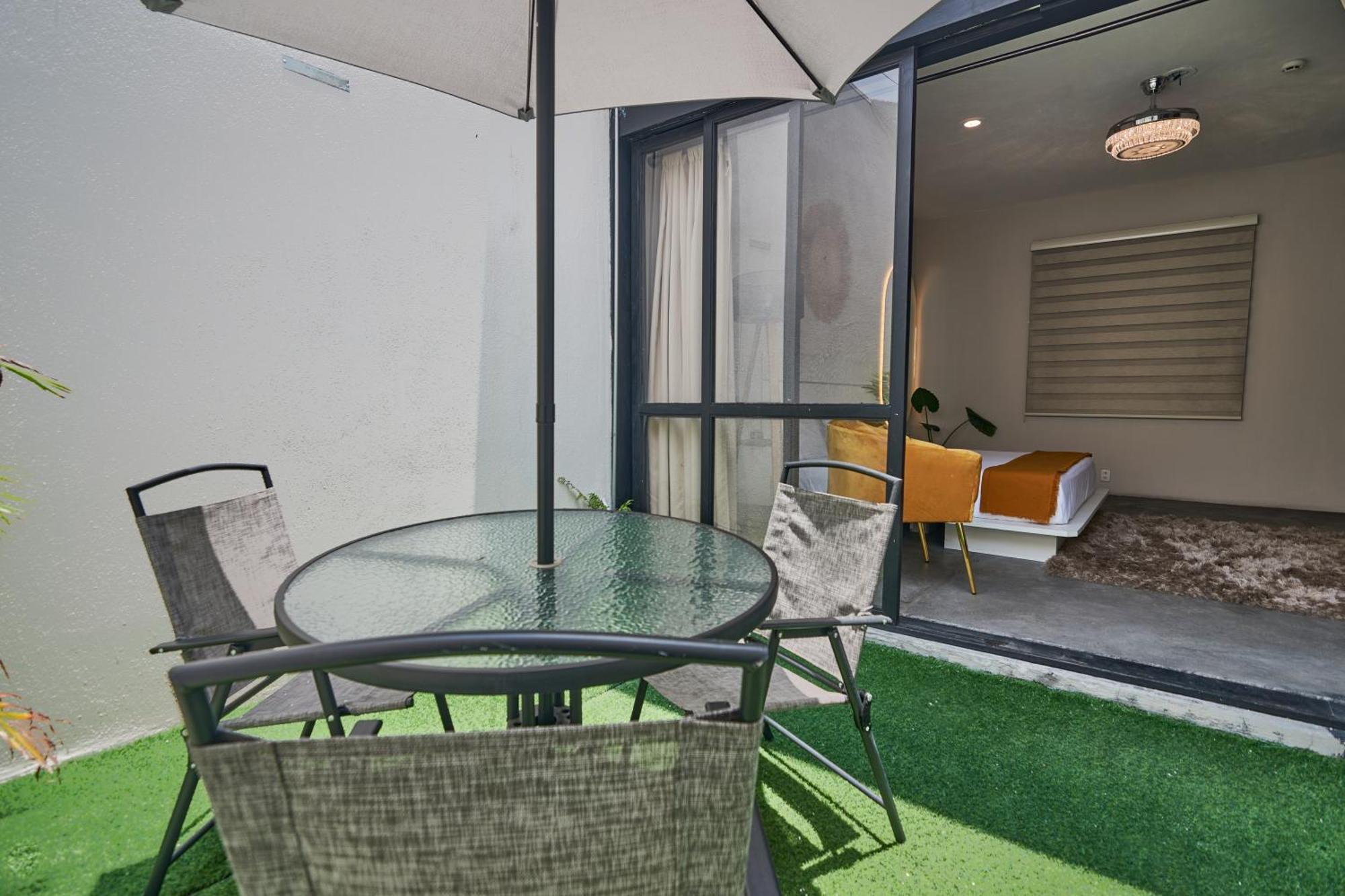 Aura Hotel 3*