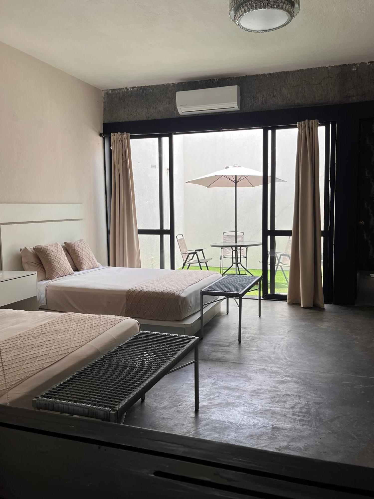 Aura Hotel